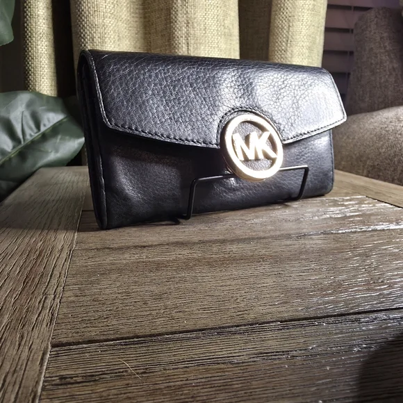 Michael Kors Black Leather MK Logo Wallet Clutch - Picture 10 of 10